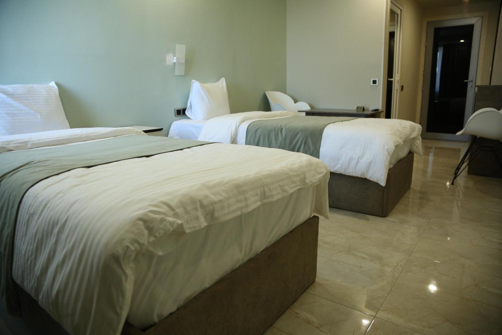 Vell Grey Hotel Martuni Exterior foto